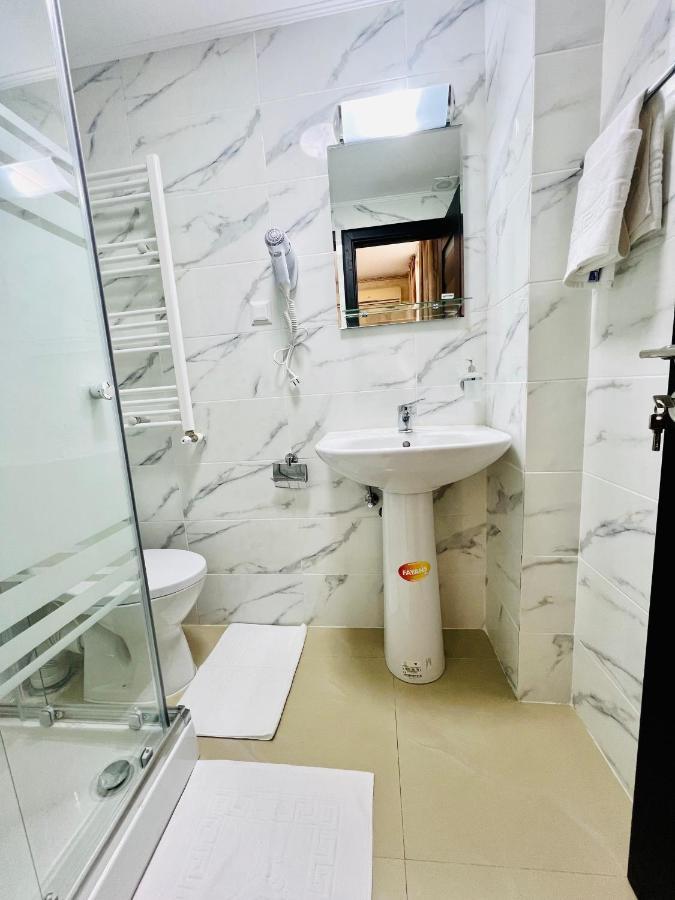 בוקרשט Hotel Marina 2 מראה חיצוני תמונה