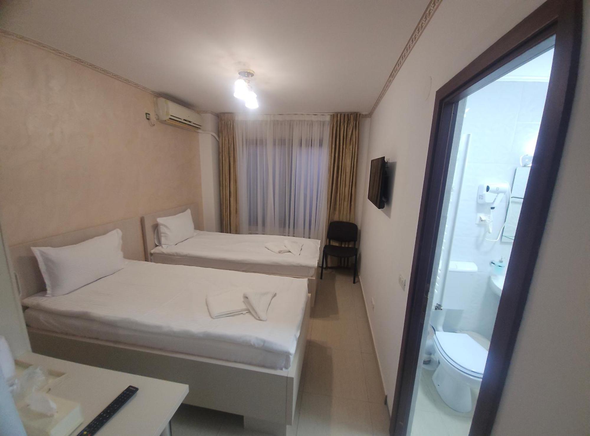 בוקרשט Hotel Marina 2 מראה חיצוני תמונה
