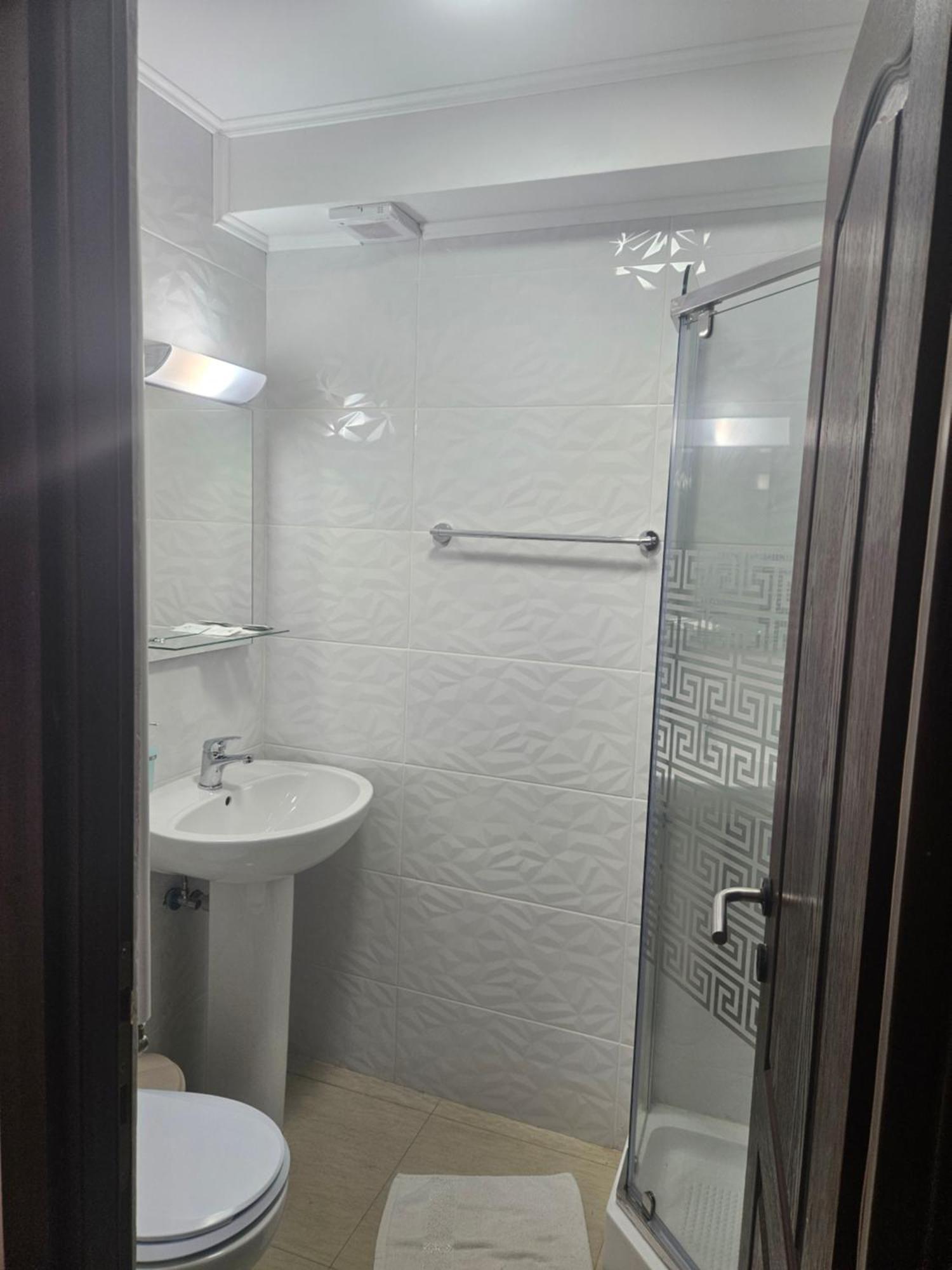בוקרשט Hotel Marina 2 מראה חיצוני תמונה